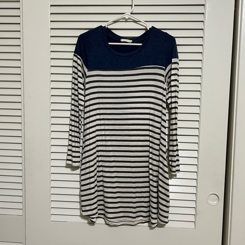 Long sleeve lightweight dress, size small